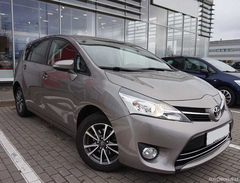 Toyota Verso | 3