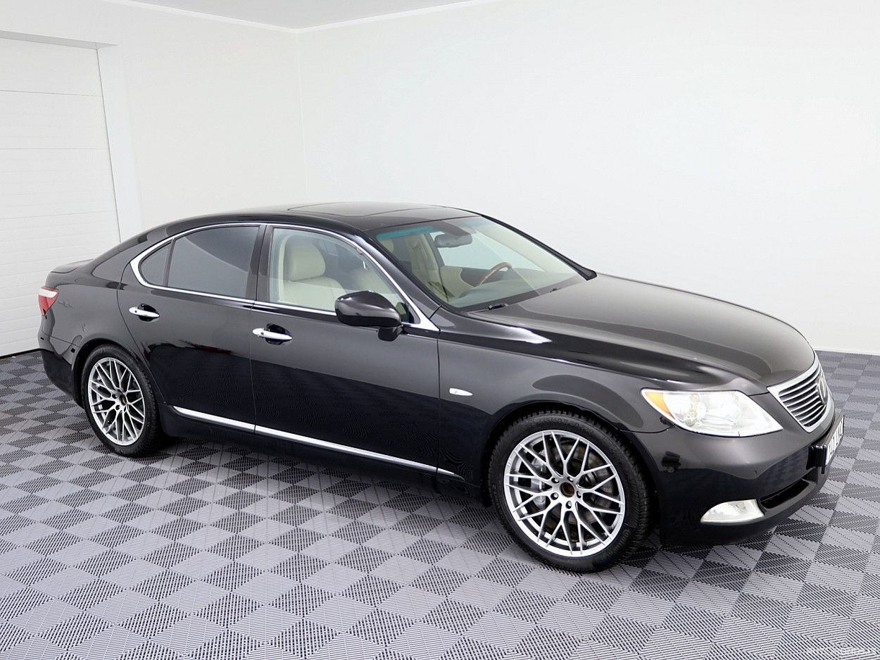 Lexus LS 460