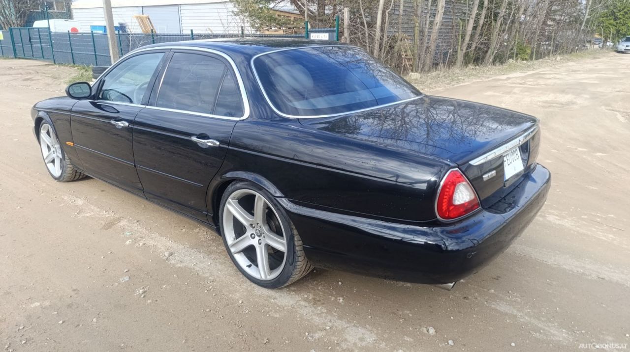 Jaguar XJ8 | 3