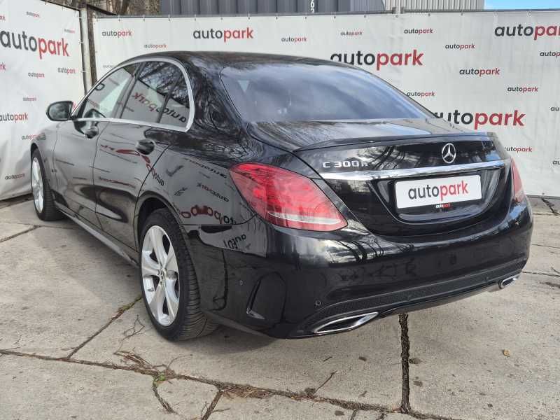 Mercedes-Benz C300 | 4
