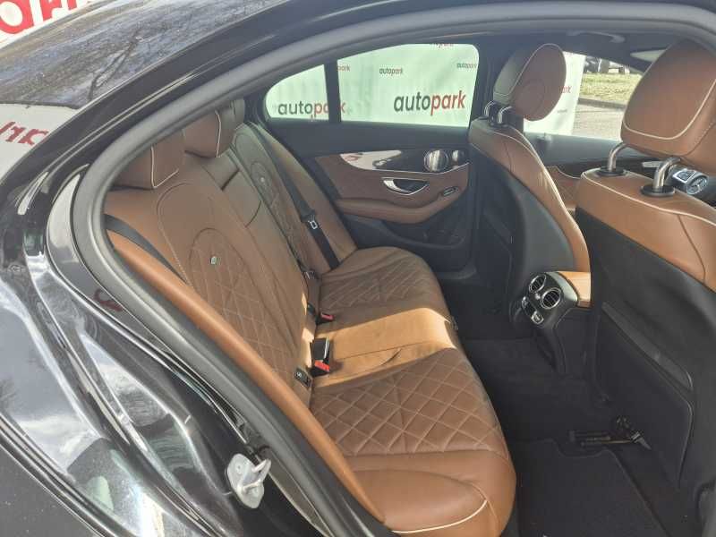Mercedes-Benz C300 | 5