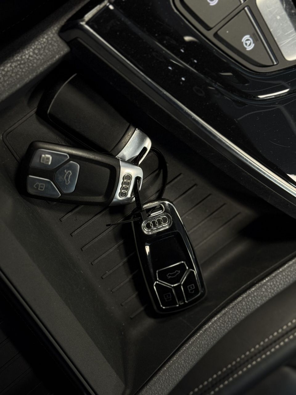 Audi Q7 | 24