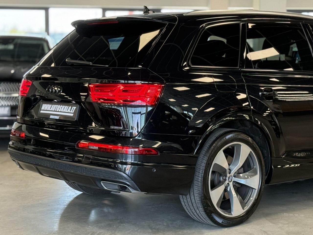 Audi Q7 | 38