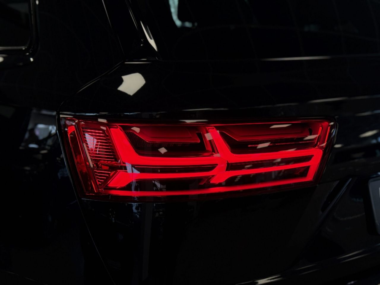 Audi Q7 | 7