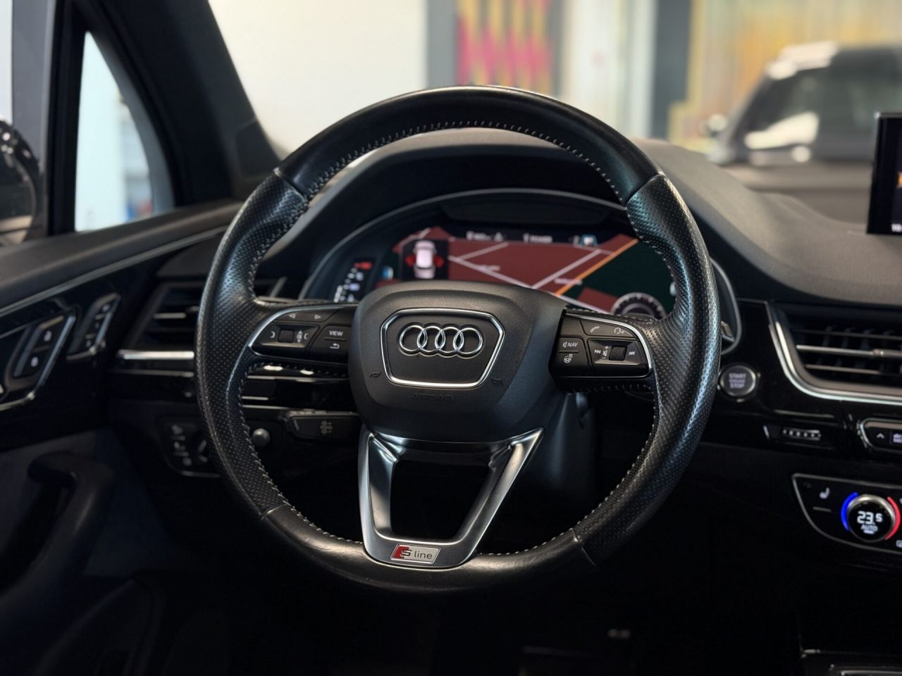 Audi Q7 | 25