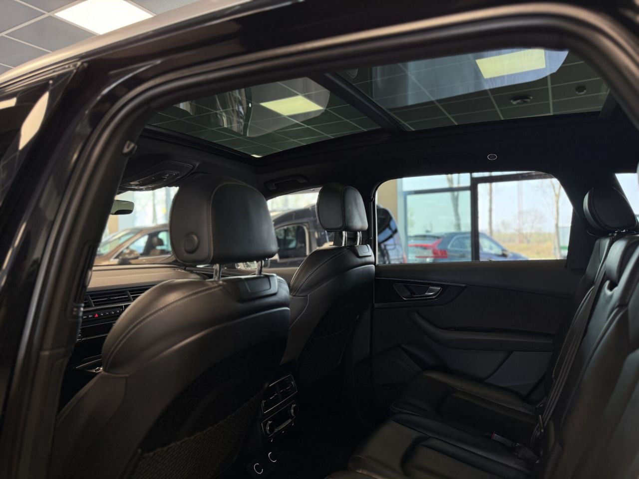 Audi Q7 | 43