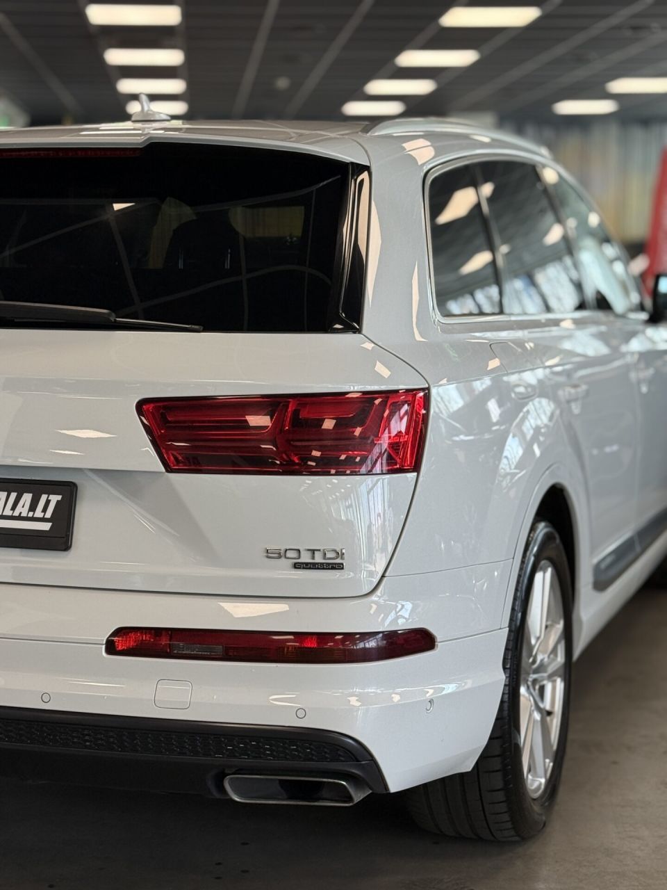 Audi Q7 | 13
