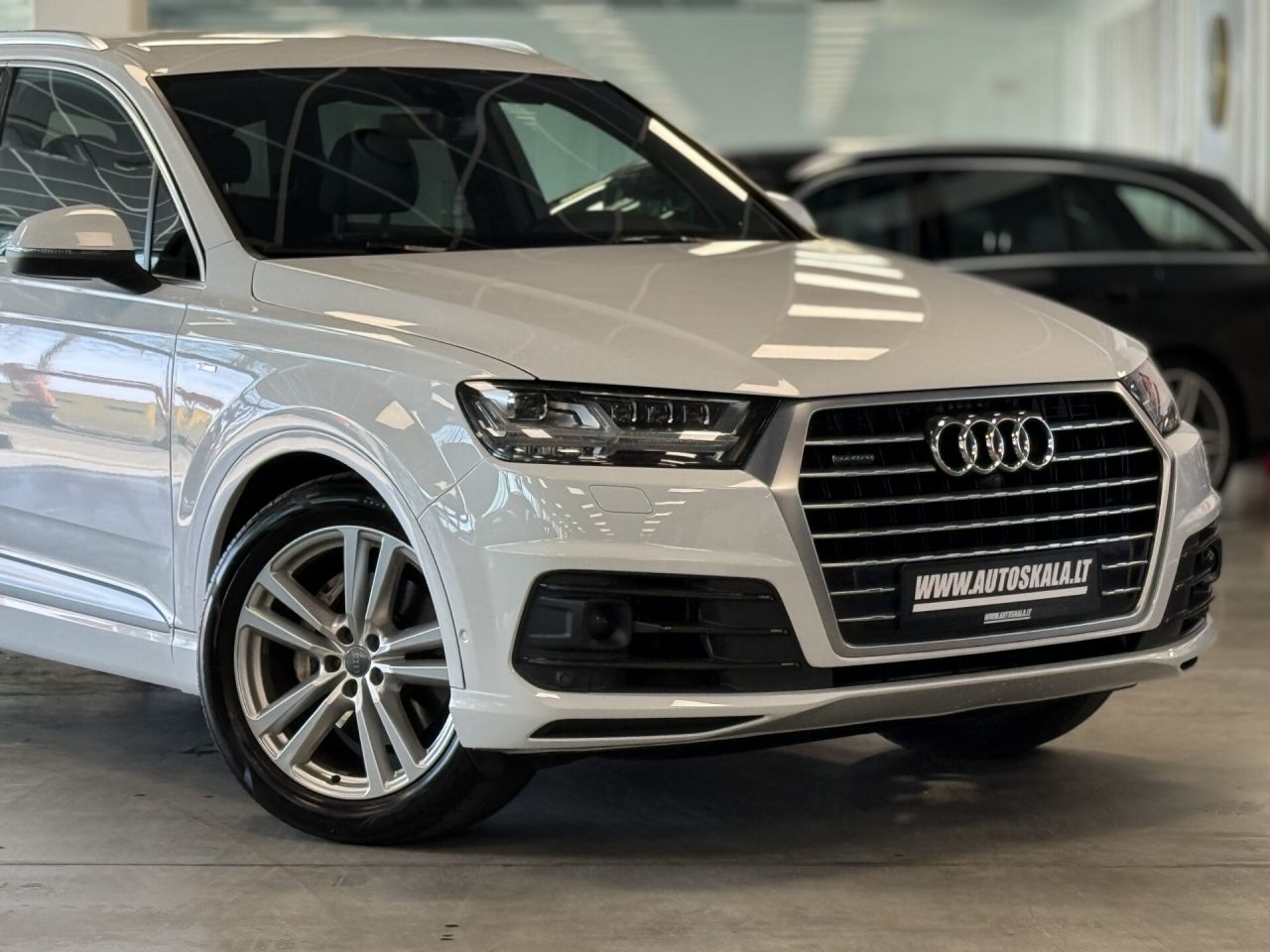Audi Q7 | 10