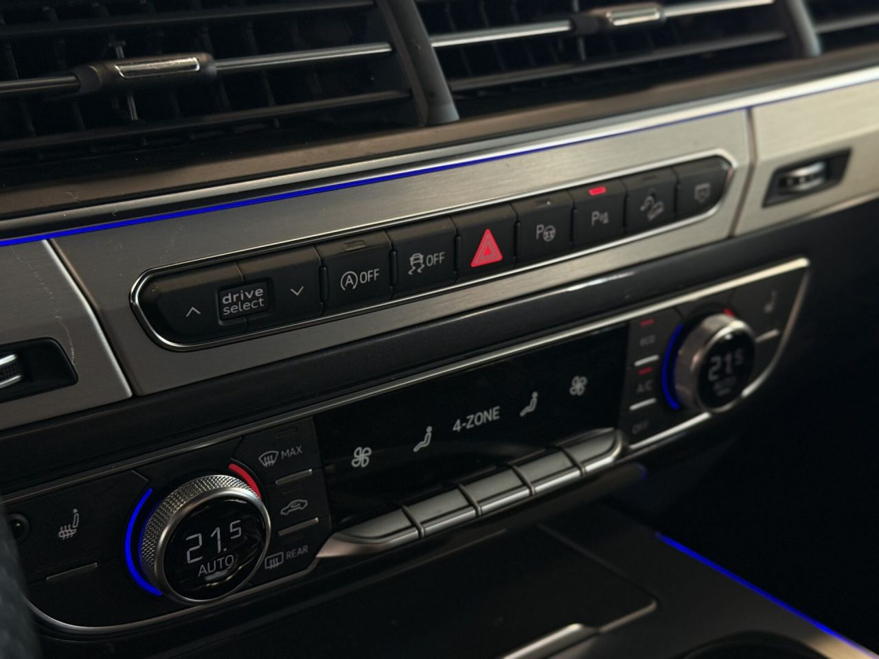 Audi Q7 | 24