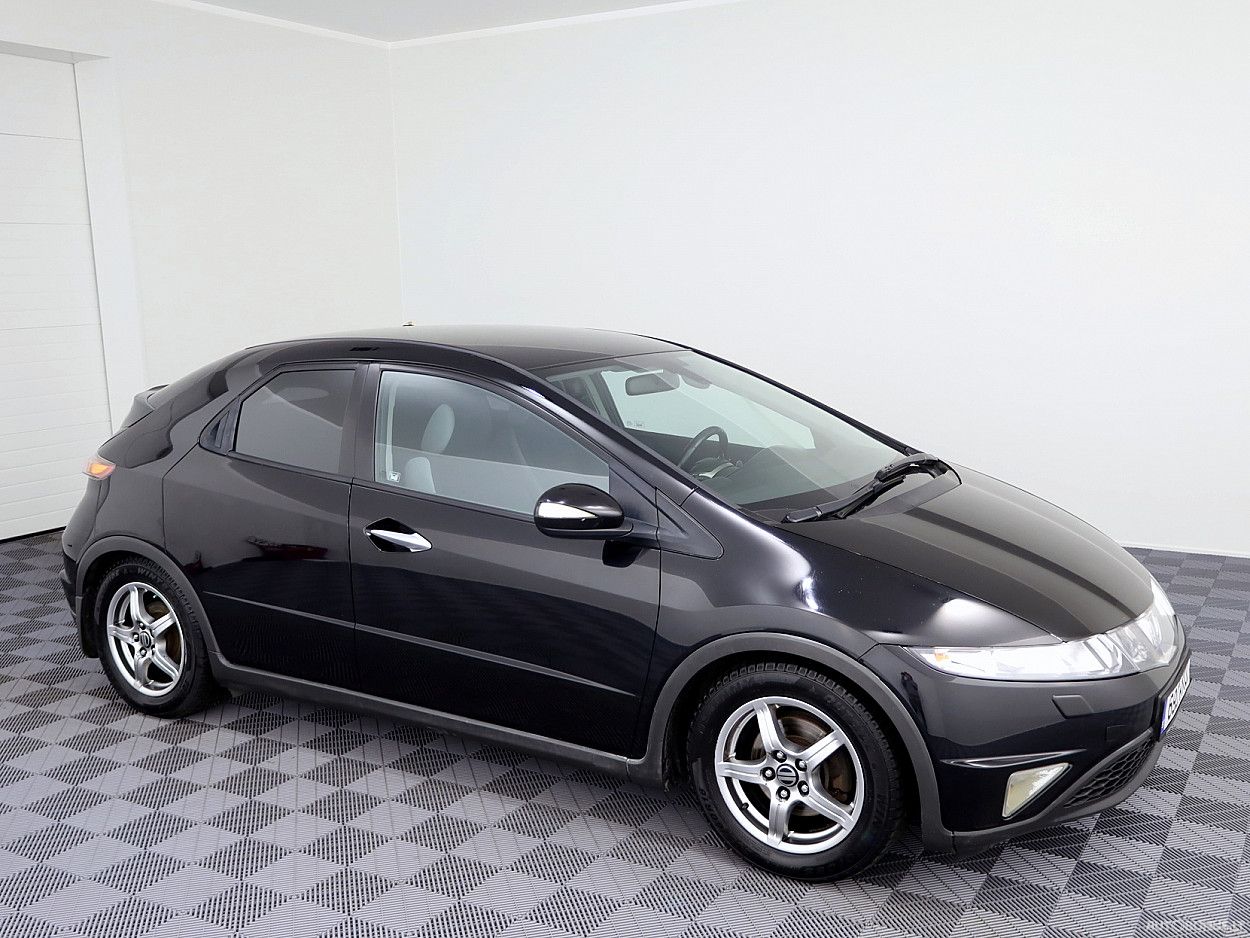 Honda Civic, 1.8 l., hatchback