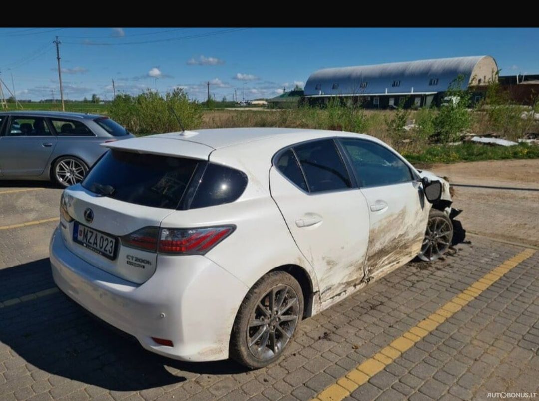 Lexus CT 200h, hečbekas