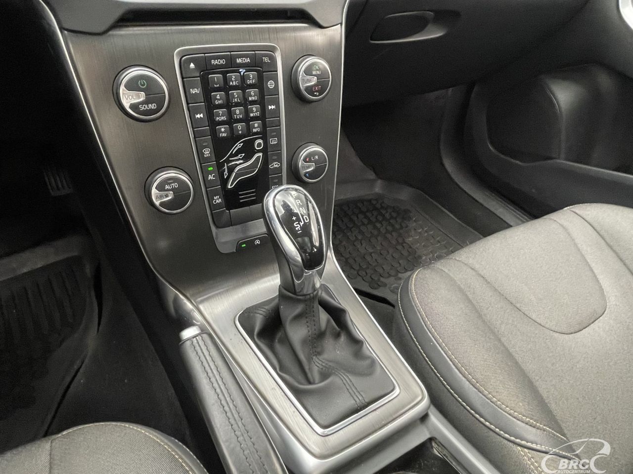 Volvo V40 | 22