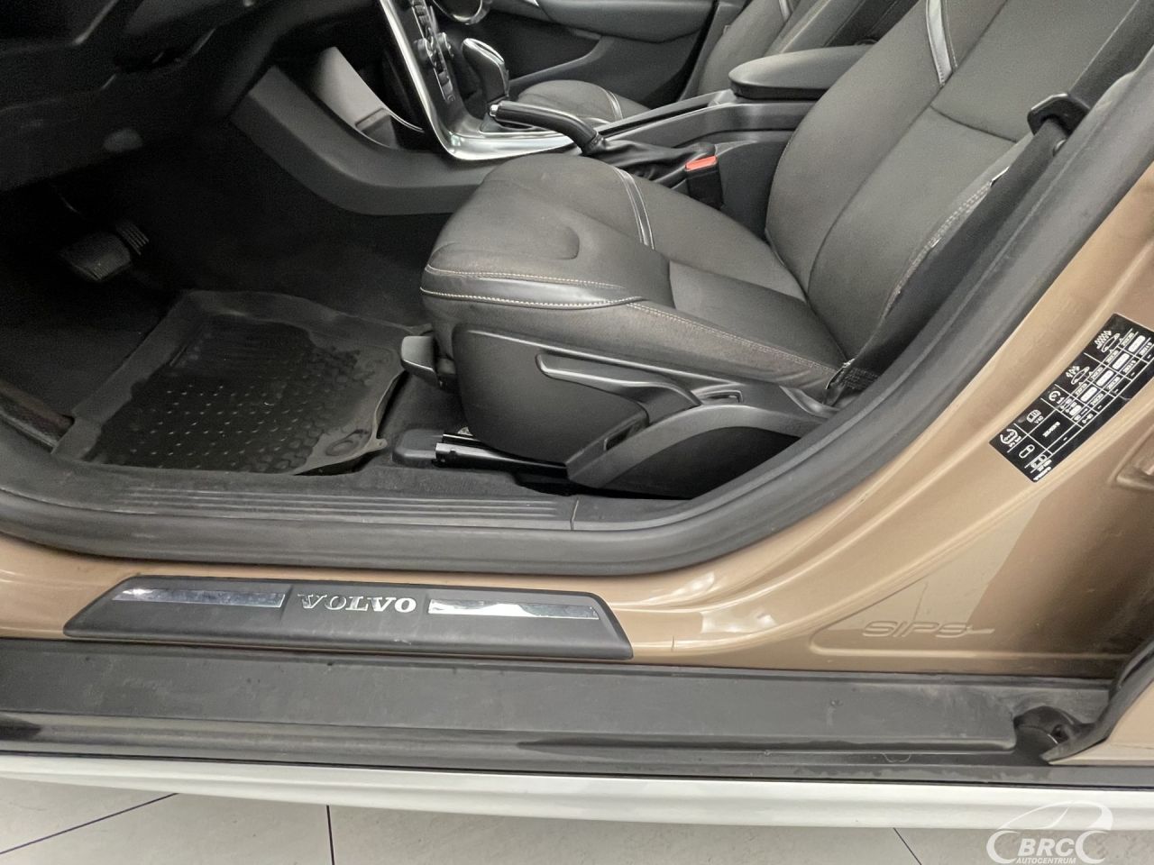 Volvo V40 | 17
