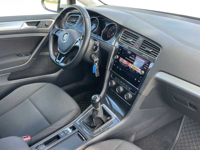 Volkswagen Golf | 6