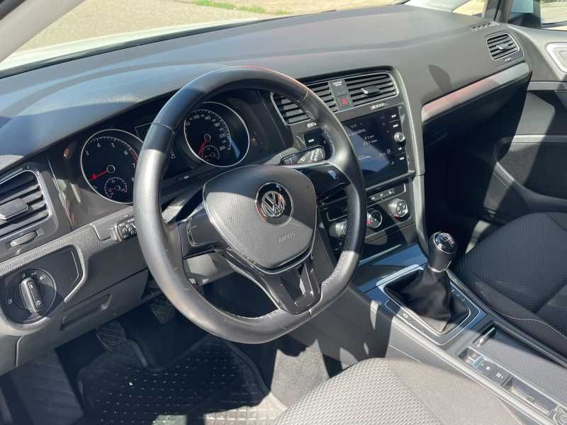 Volkswagen Golf | 5
