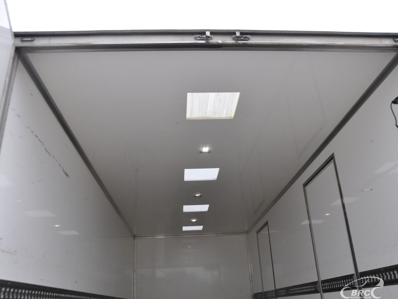 Mercedes-Benz Atego, Hard side body | 22