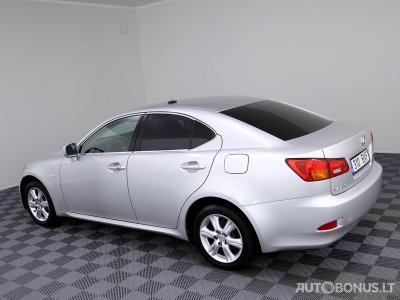 Lexus IS 220 | 3