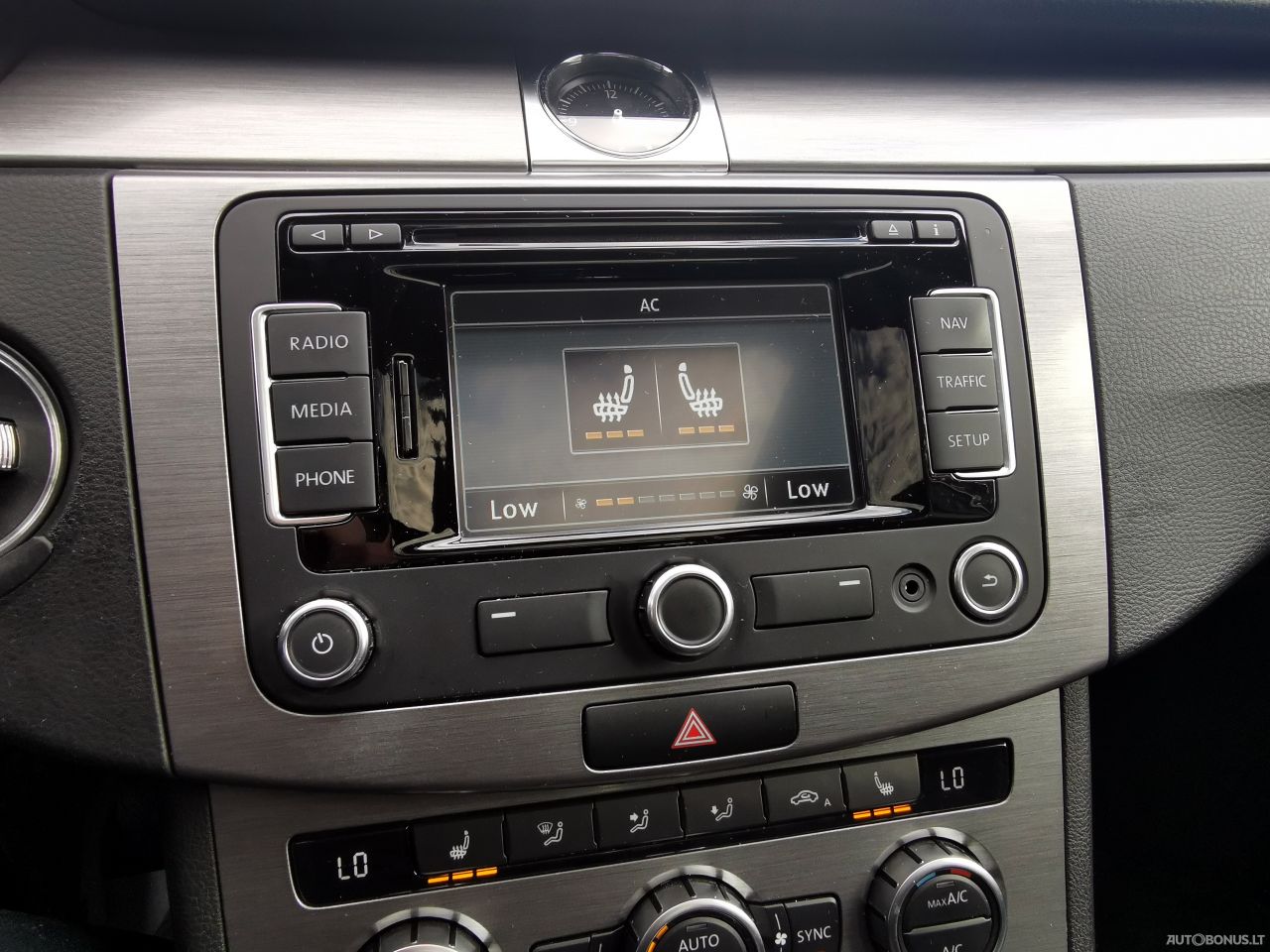 Volkswagen Passat | 24