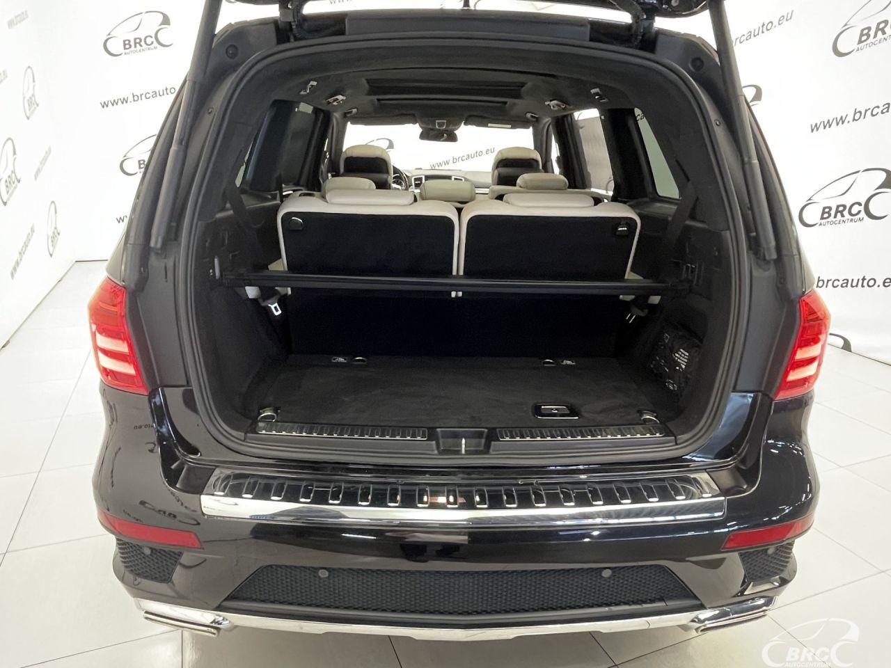 Mercedes-Benz GL500 | 54