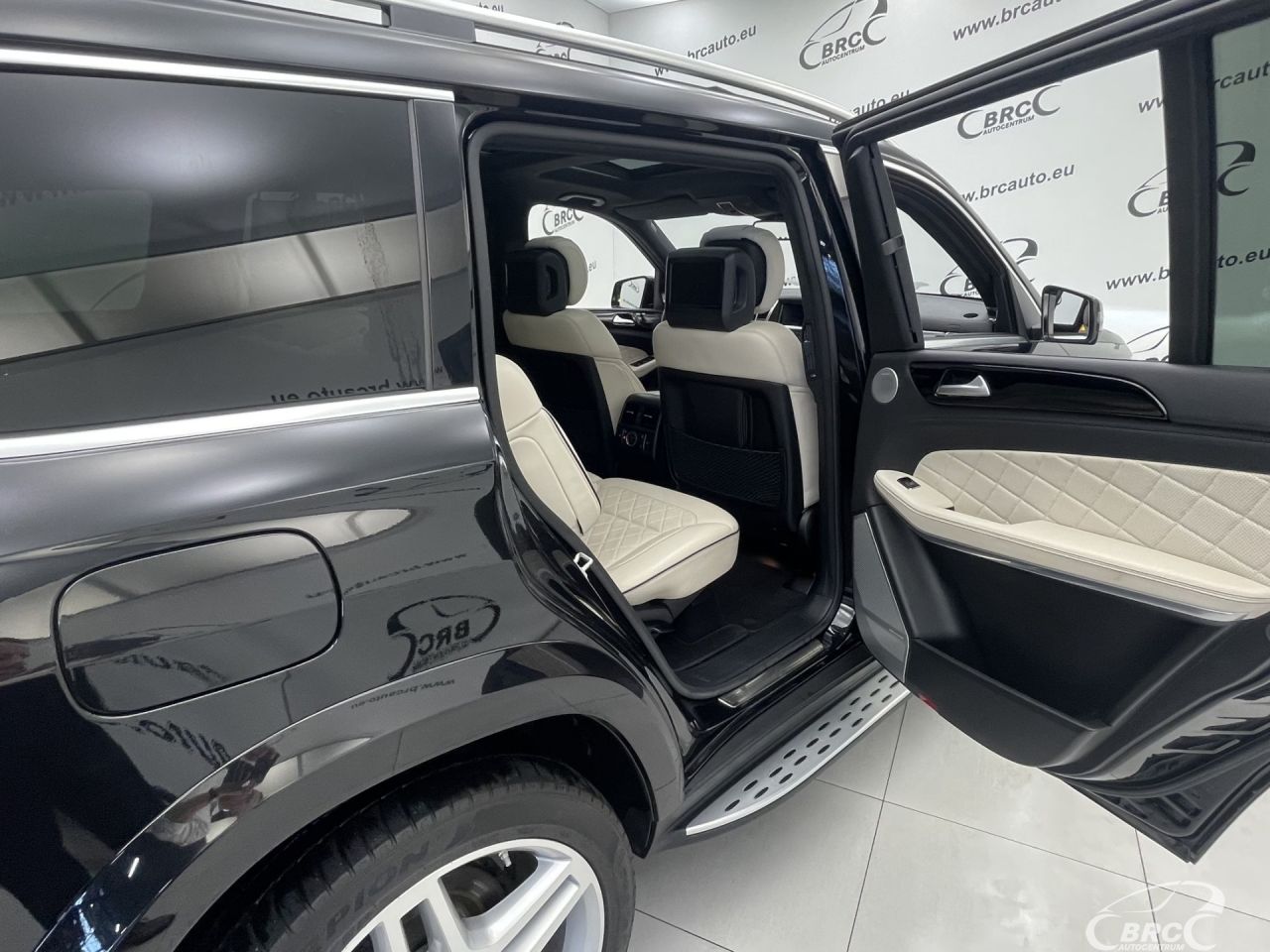 Mercedes-Benz GL500 | 15