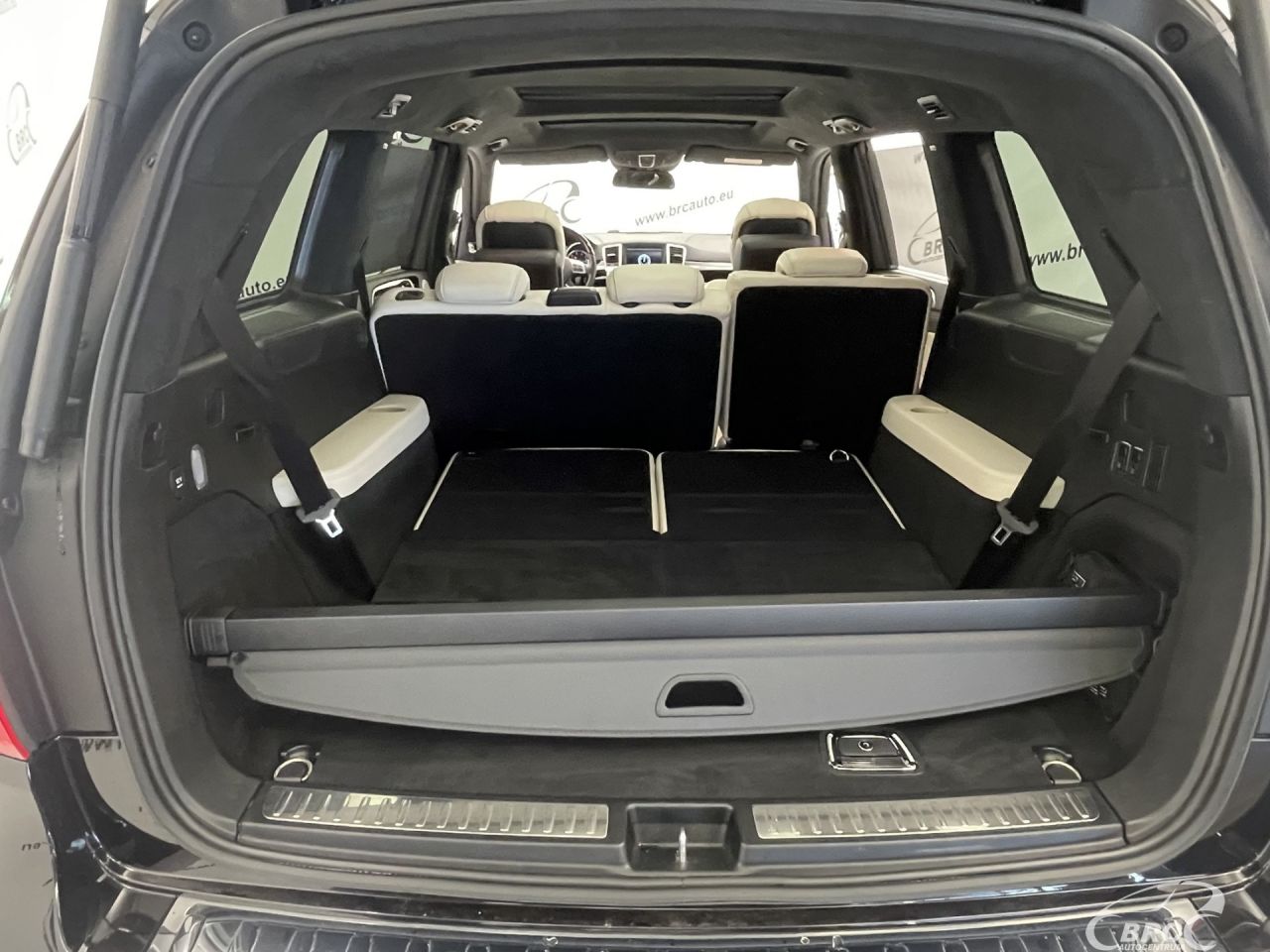 Mercedes-Benz GL500 | 56