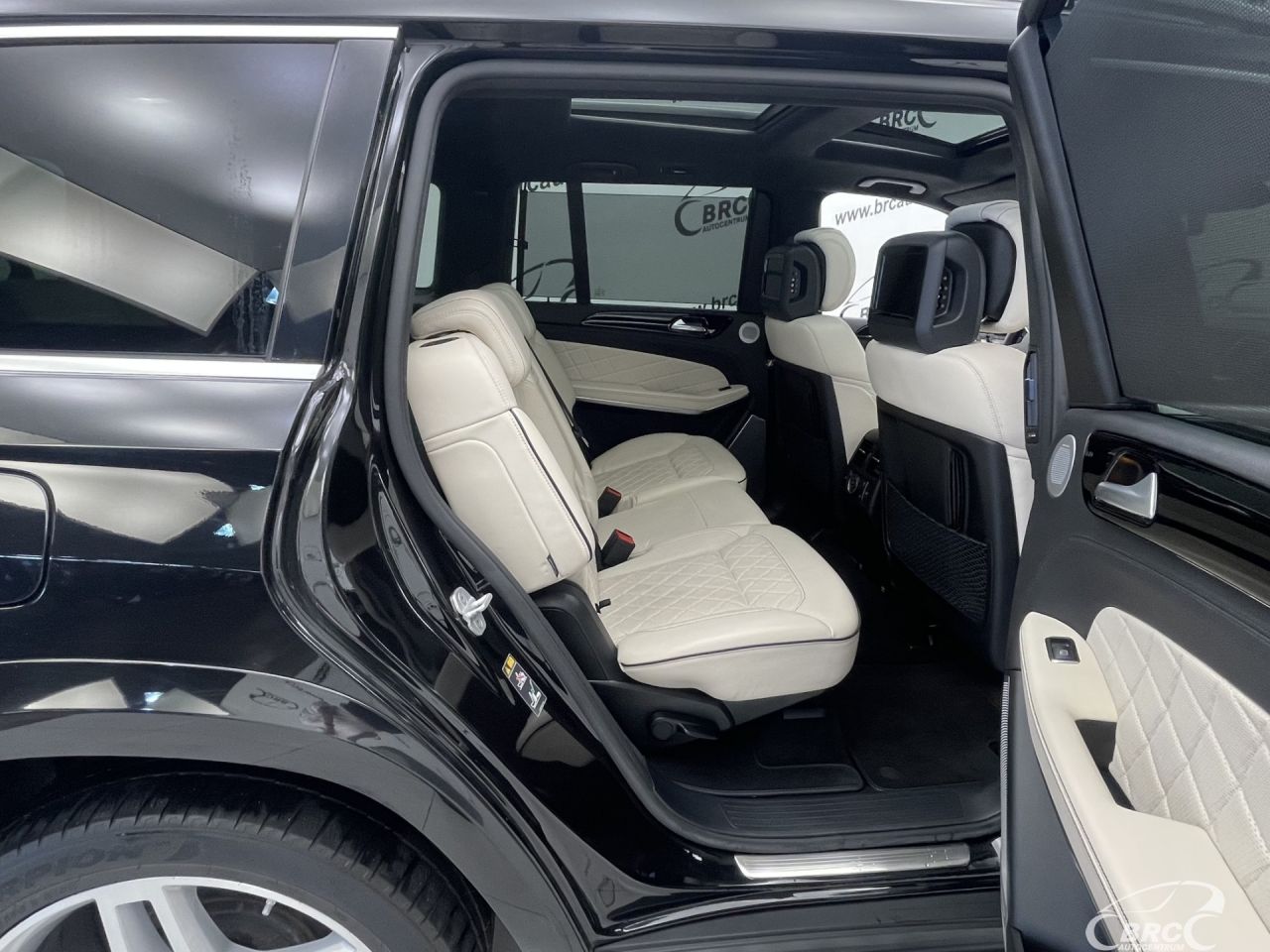 Mercedes-Benz GL500 | 12