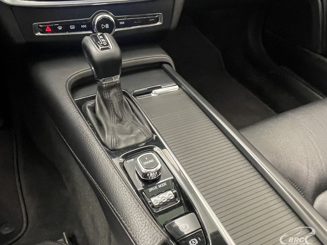 Volvo S90 | 25