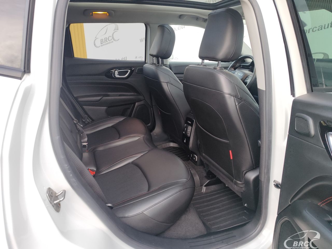 Jeep Compass | 10