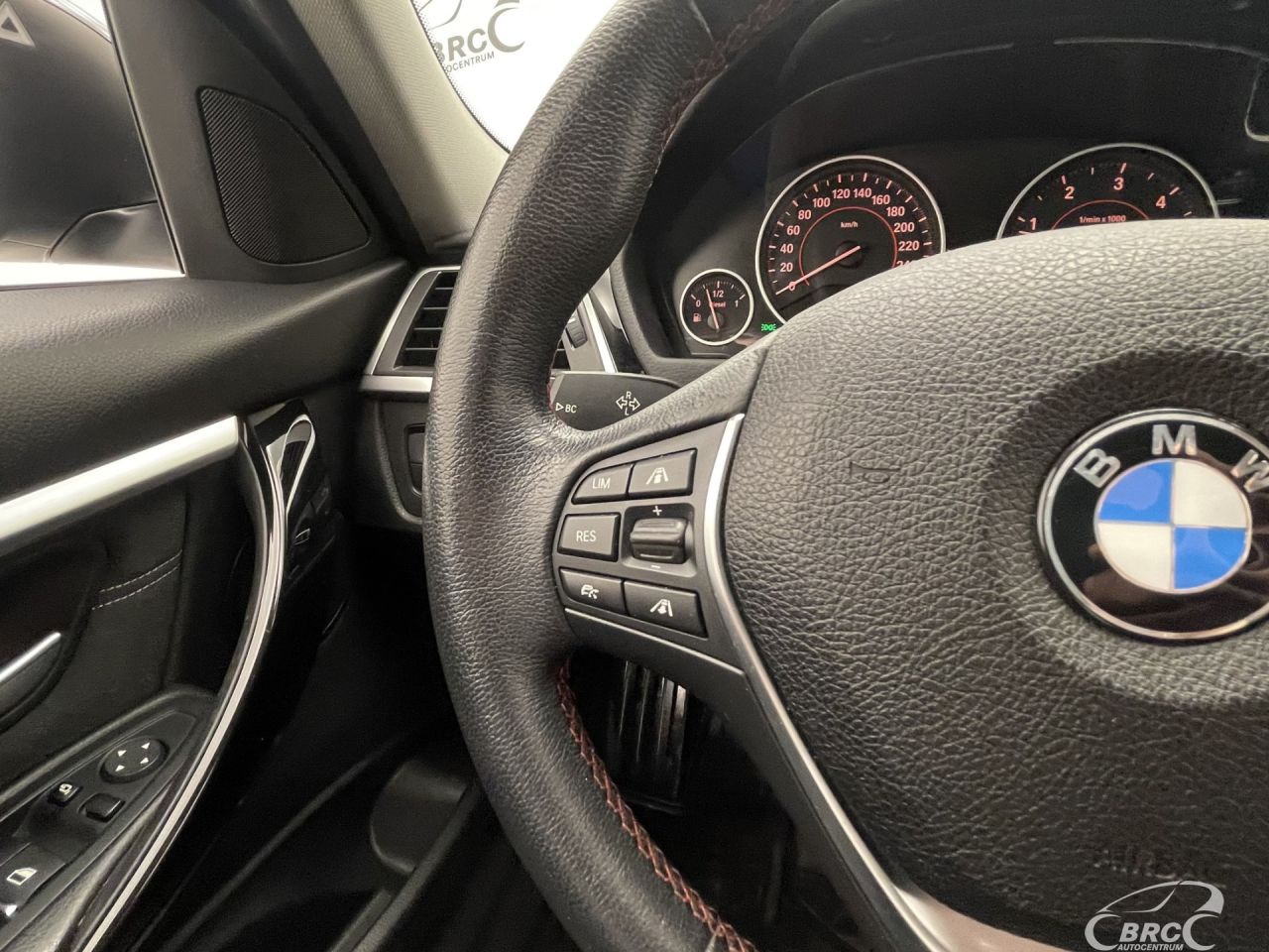 BMW 320 | 29