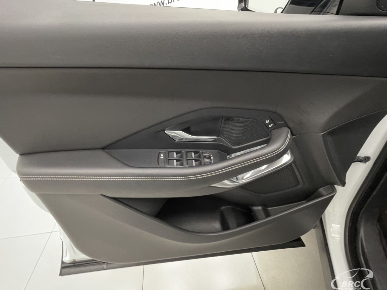 Jaguar E-Pace | 18