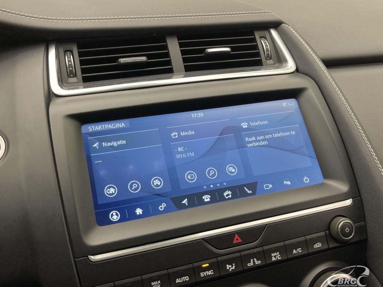 Jaguar E-Pace | 33