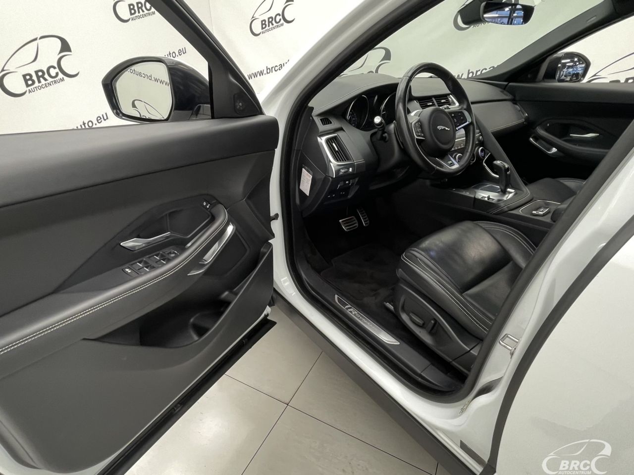Jaguar E-Pace | 17