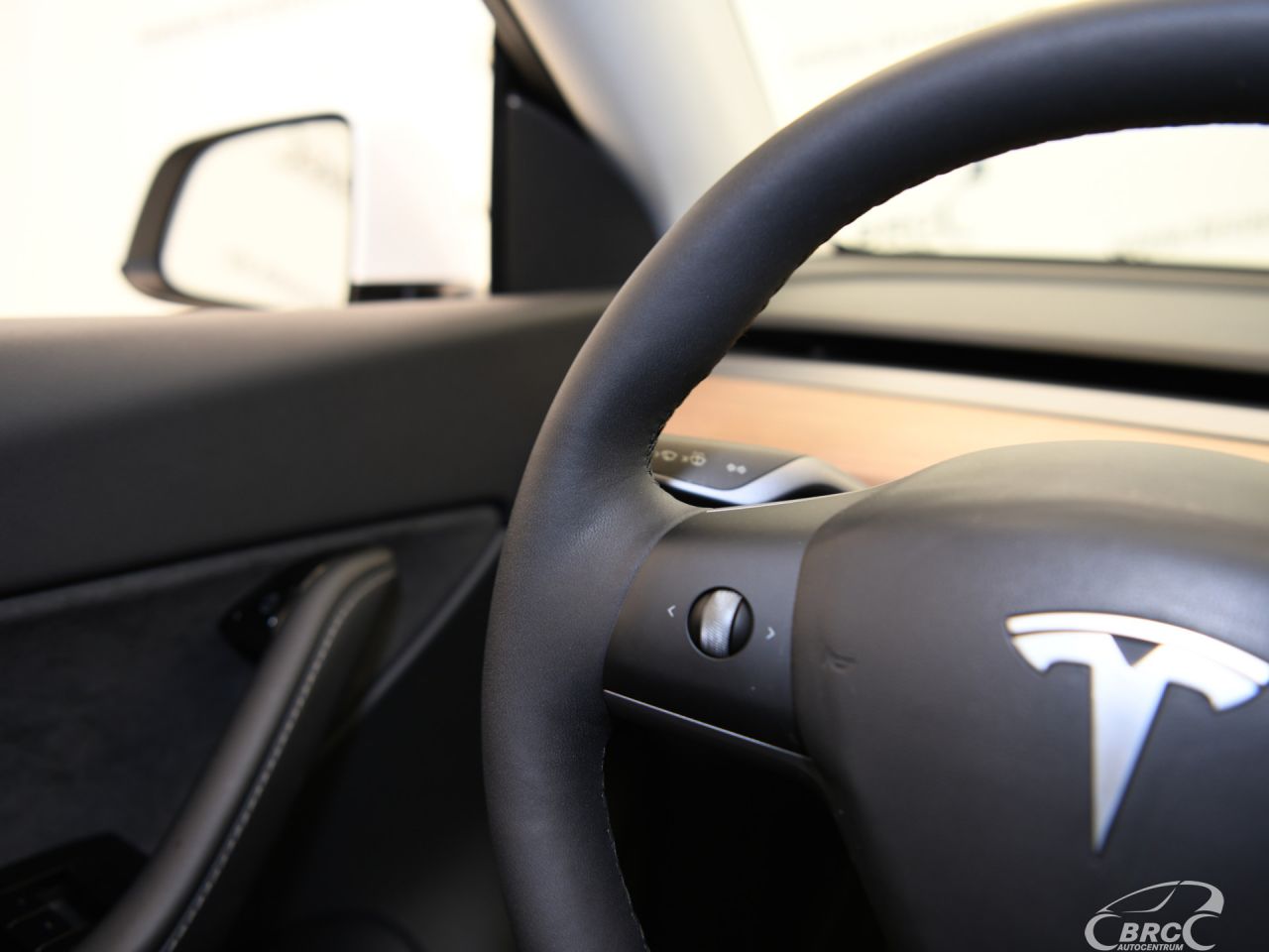 Tesla Model Y | 24