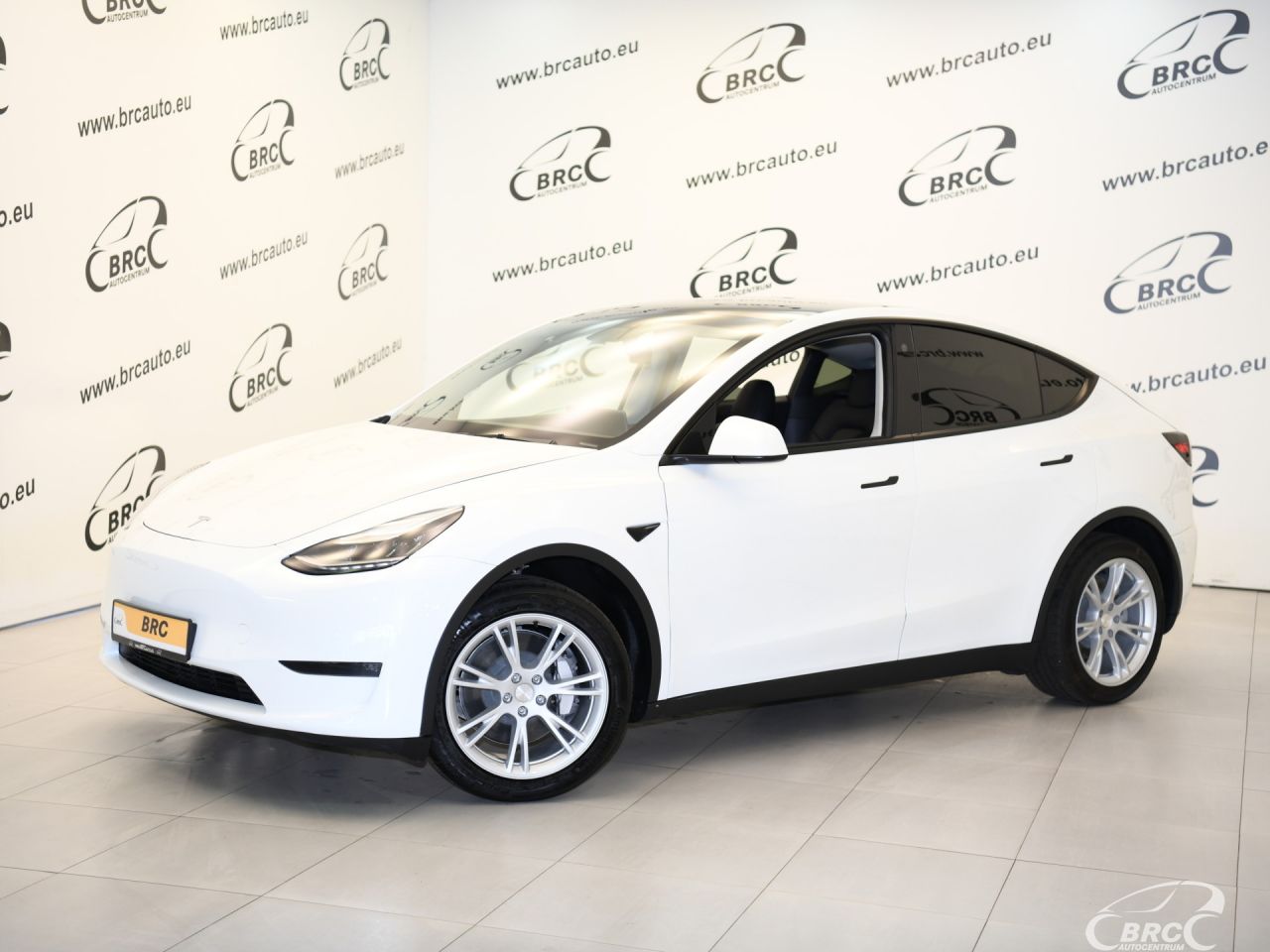 Tesla Model Y | 0