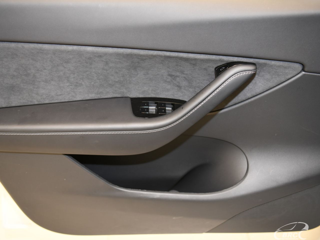 Tesla Model Y | 16