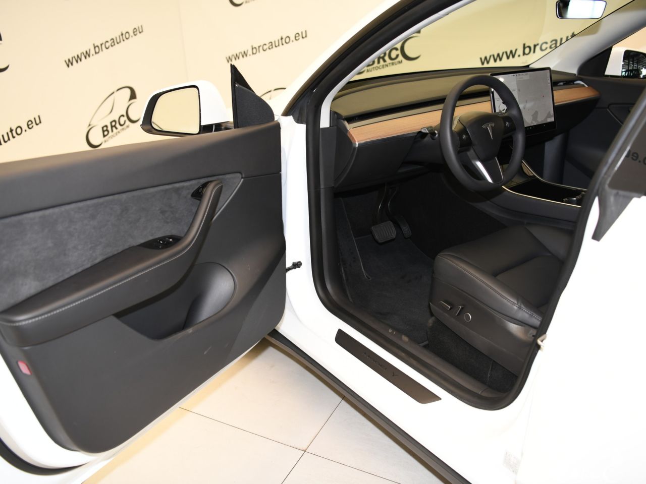 Tesla Model Y | 15