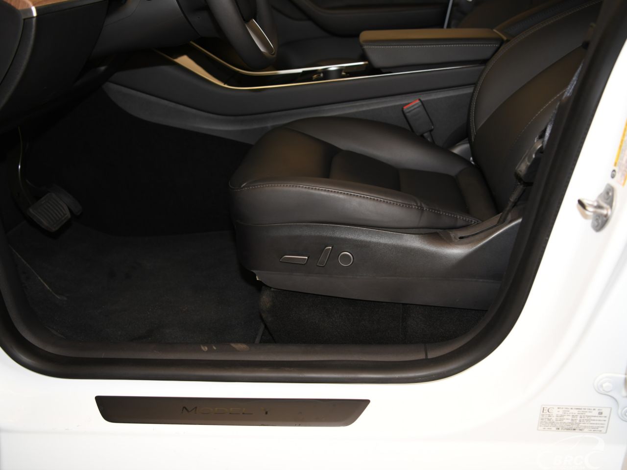 Tesla Model Y | 18