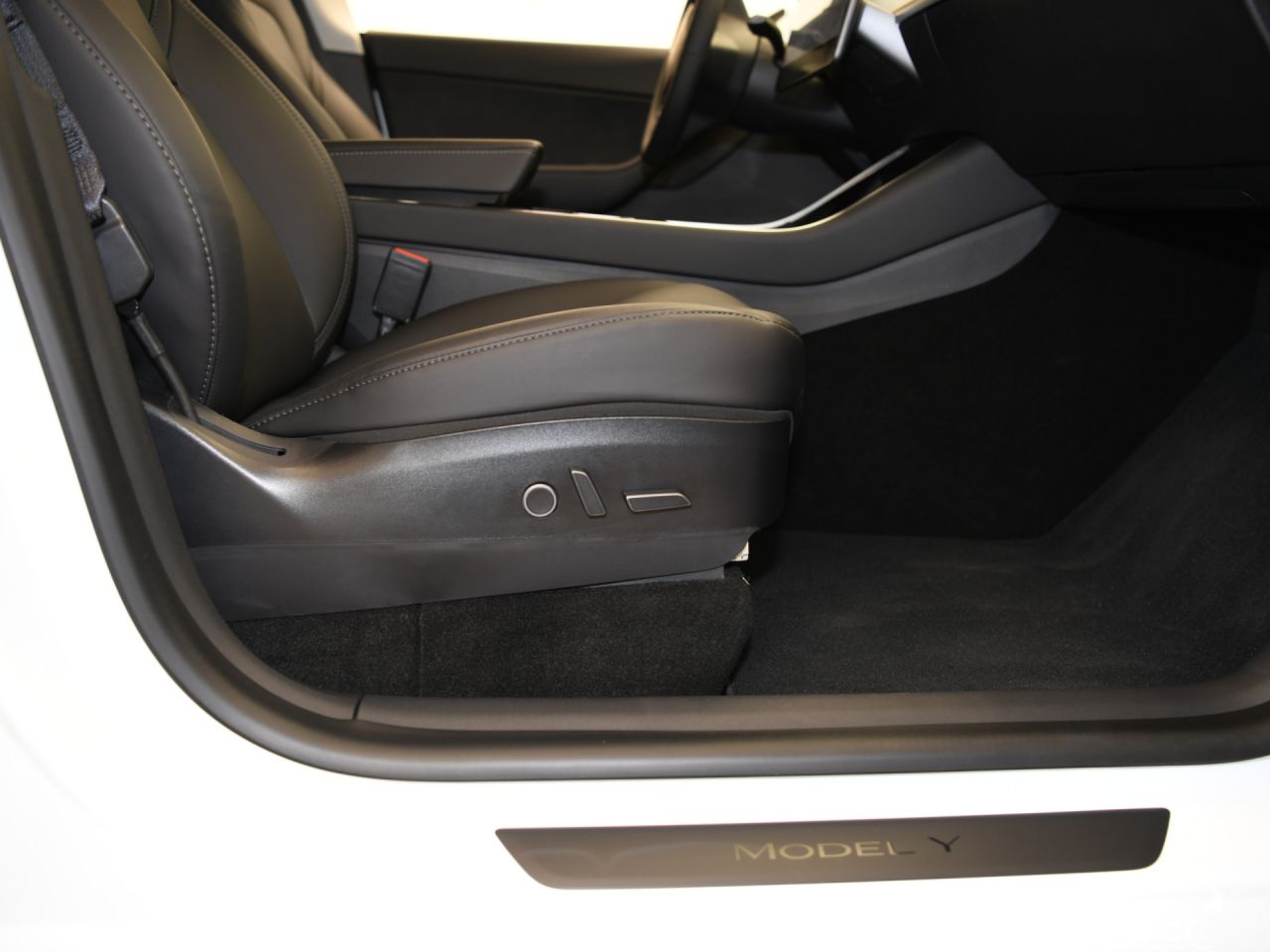 Tesla Model Y | 5