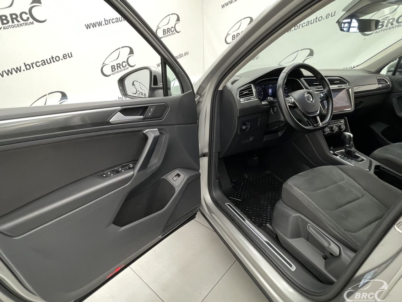 Volkswagen Tiguan | 18