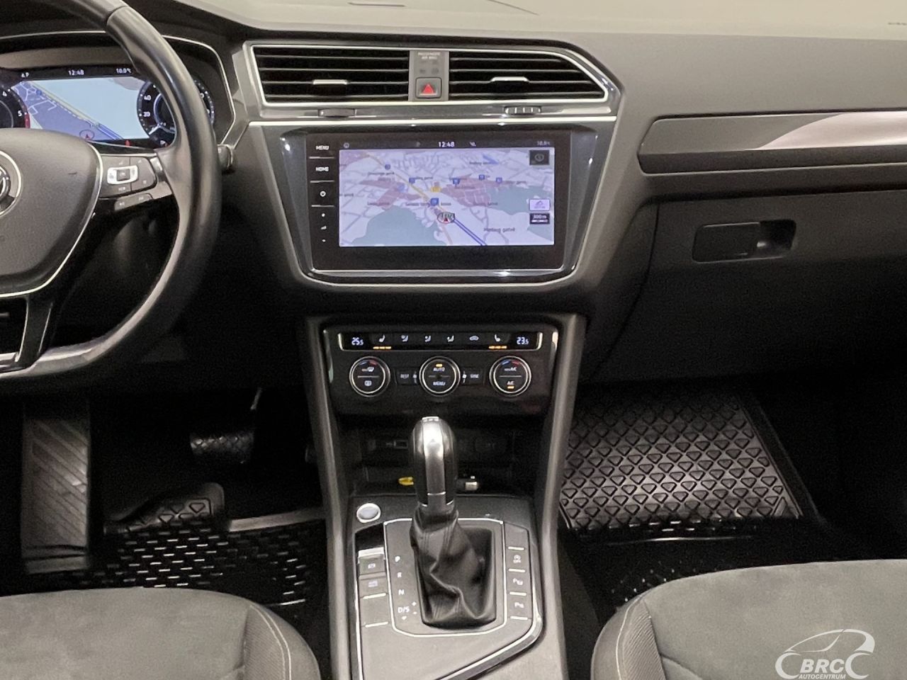 Volkswagen Tiguan | 14
