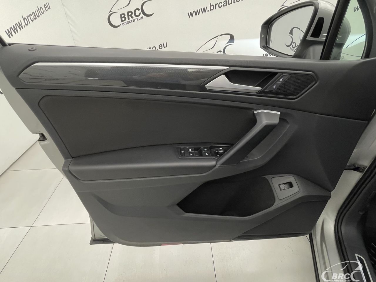Volkswagen Tiguan | 19