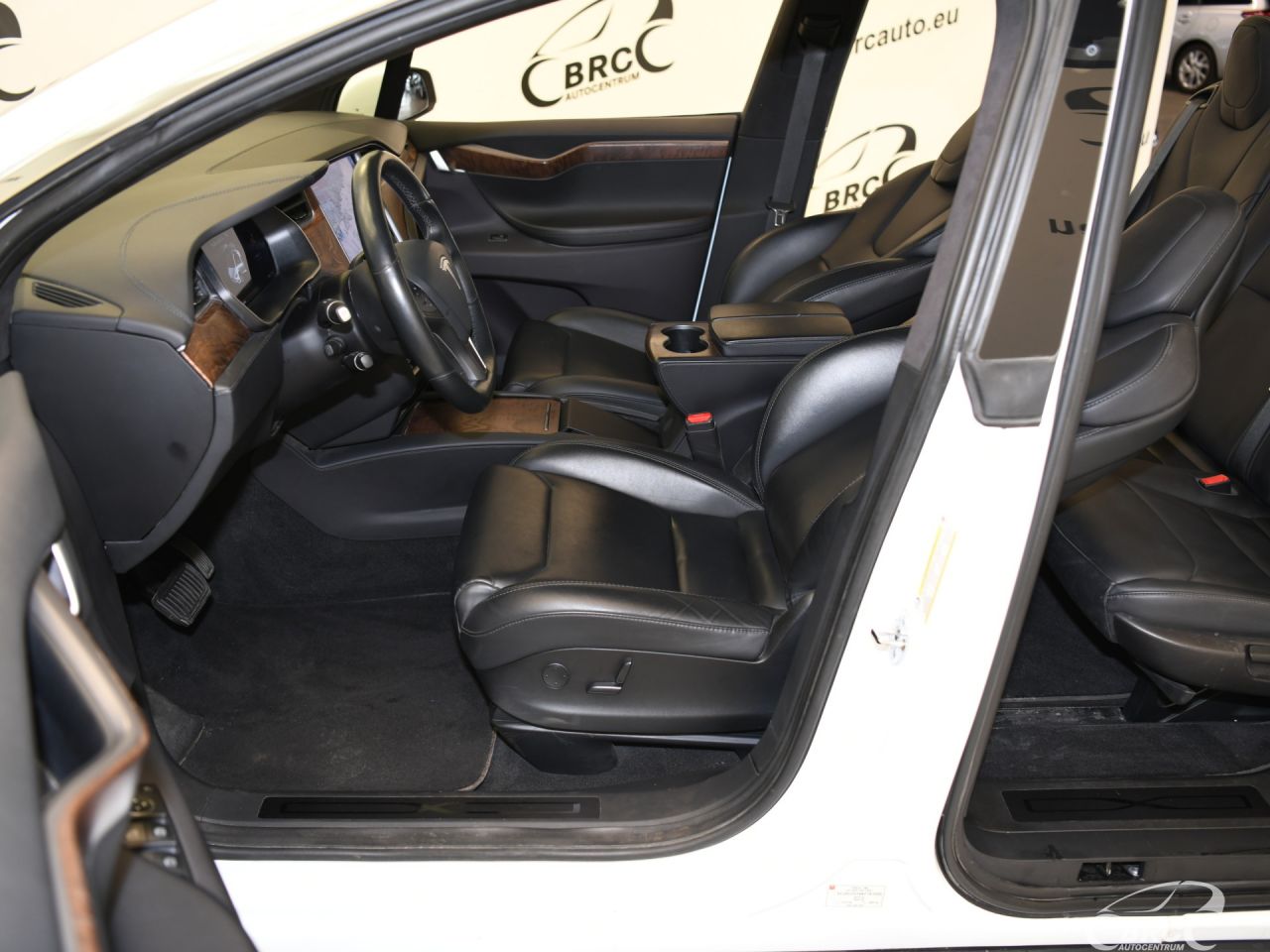 Tesla Model X | 34