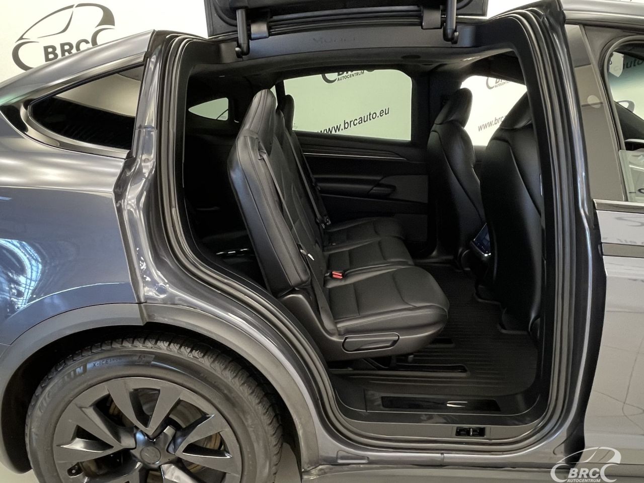 Tesla Model X | 17