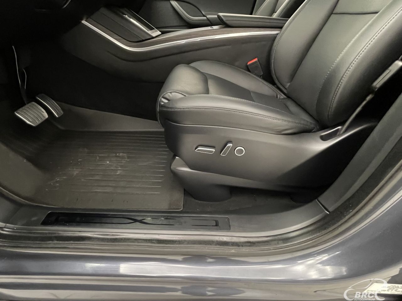 Tesla Model X | 39