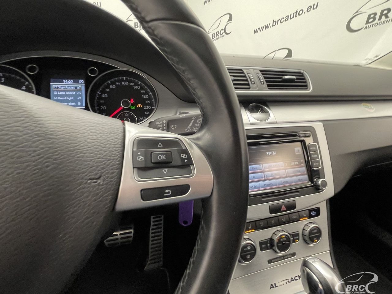 Volkswagen Passat | 25