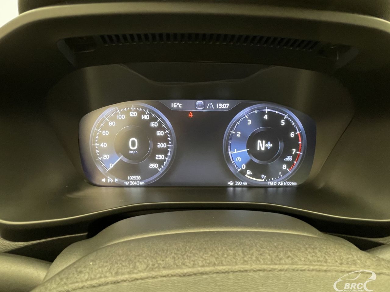 Volvo XC40 | 28