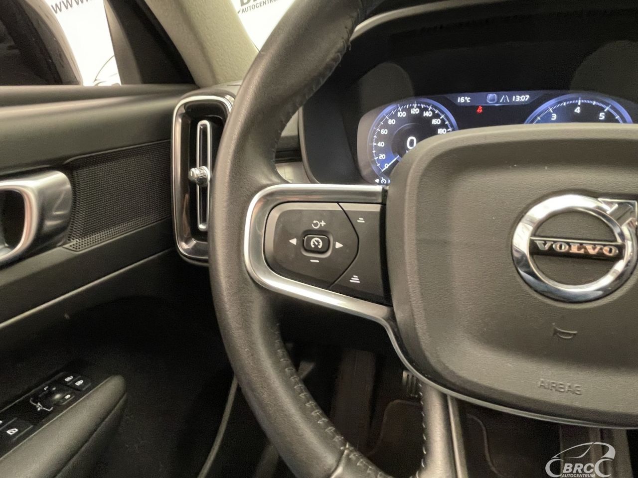 Volvo XC40 | 27