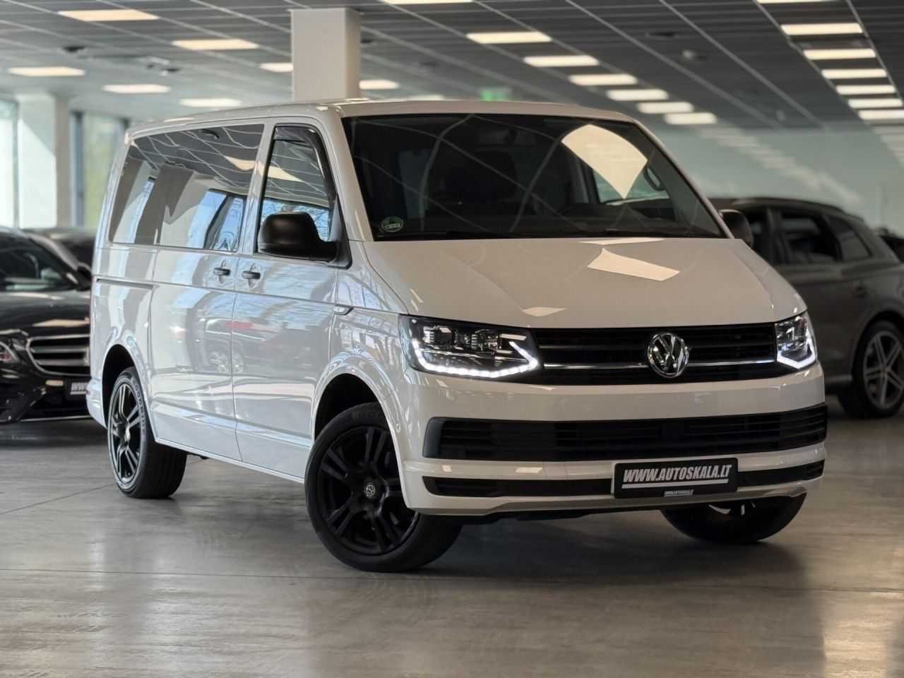 Volkswagen Multivan | 23