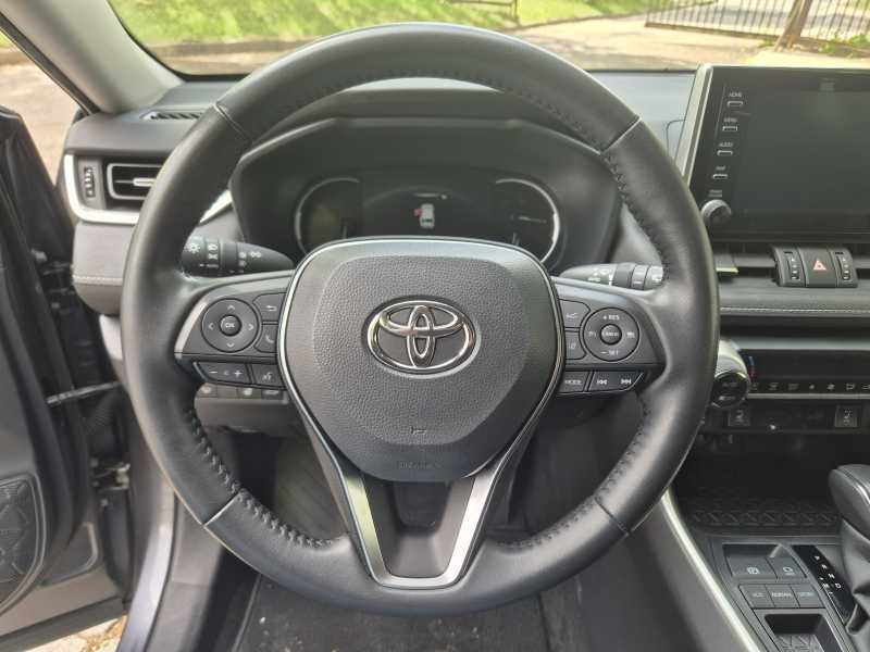 Toyota RAV4 | 9