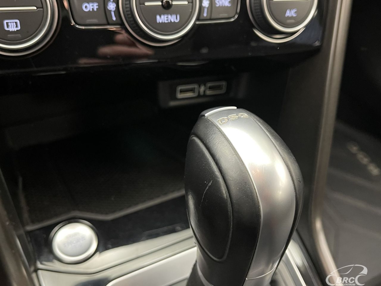 Volkswagen T-Roc | 23